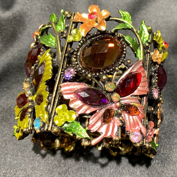 Butterfly stone cuff bracelet - Picture 4 of 5